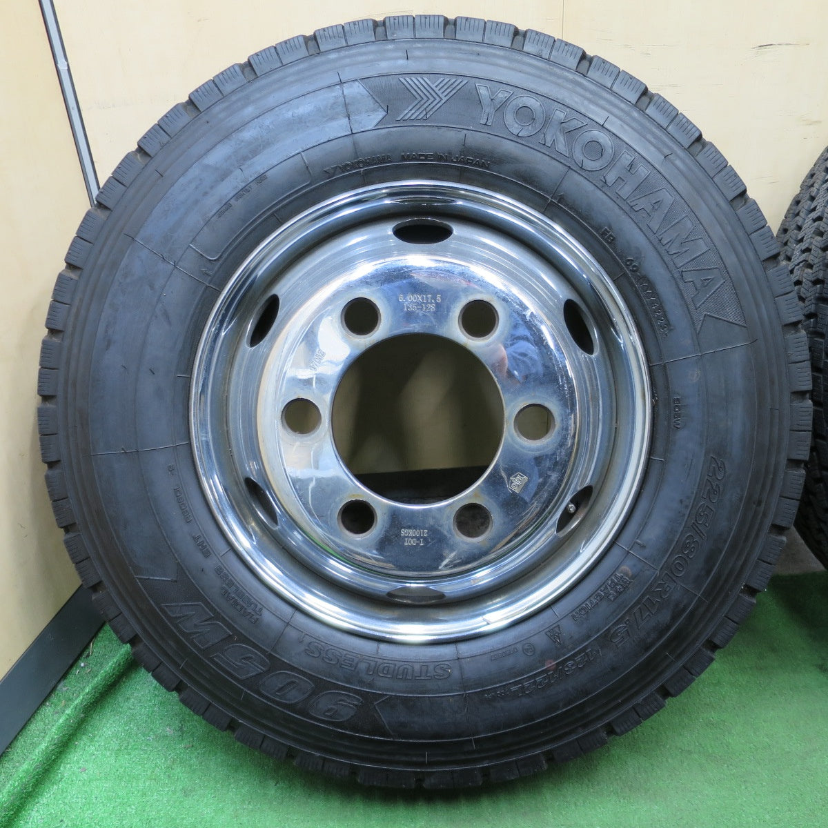 バリ溝！23年！ほぼ10分！6本！付属品付★トラック 225/80R17.5 123/122L スタッドレス ヨコハマ 905W RTG メッキ 135-12S TOPY スチール 135-9CS PCD222.25/6H★6042903ナス