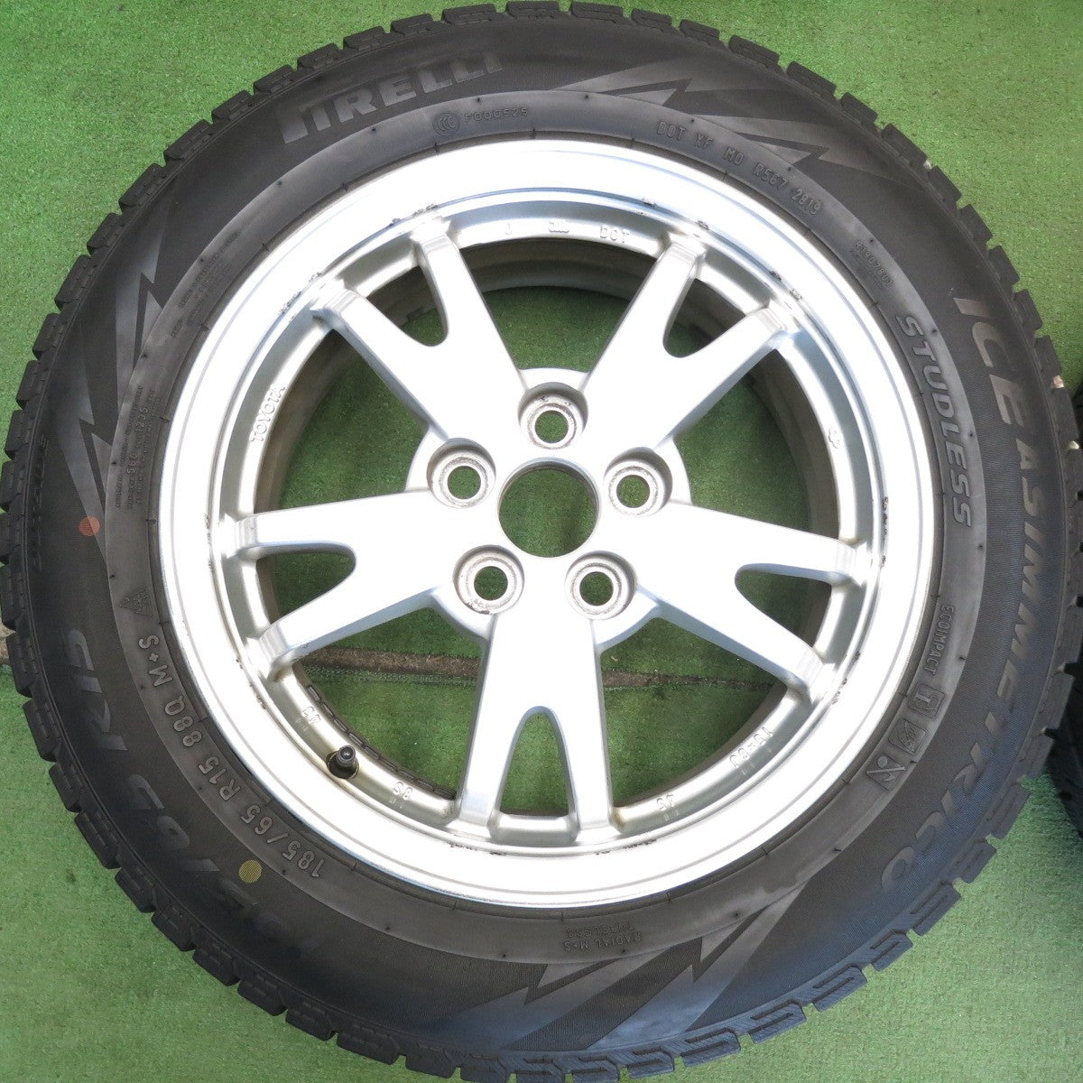 4本価格★トヨタ 30系 プリウス 純正 185/65R15 スタッドレス ピレリ アイスアシンメトリコ 15インチ PCD100/5H★6061103HAス