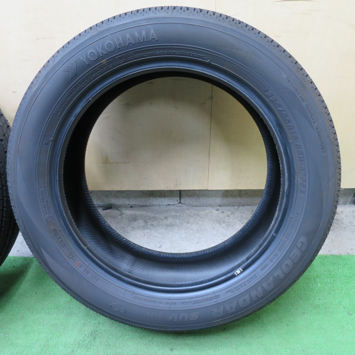 新車外し！25年★225/55R18 ヨコハマ ジオランダー SUV G055 G055E タイヤ 18インチ デリカ D:5 シャモニー フォレスター エクリプスクロス 等★6021606NGノタ