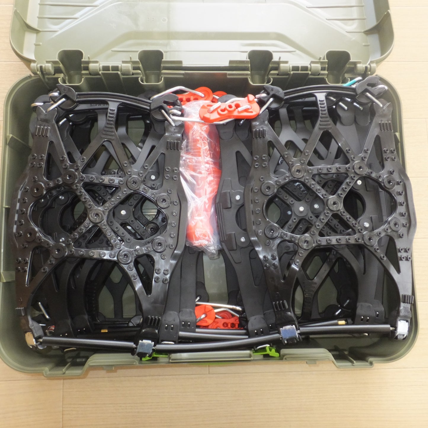 [送料無料] 未使用★カーメイト CARMATE バイアスロン クイックイージー BIATHLON QUICK EASY QE6 非金属タイヤチェーン★