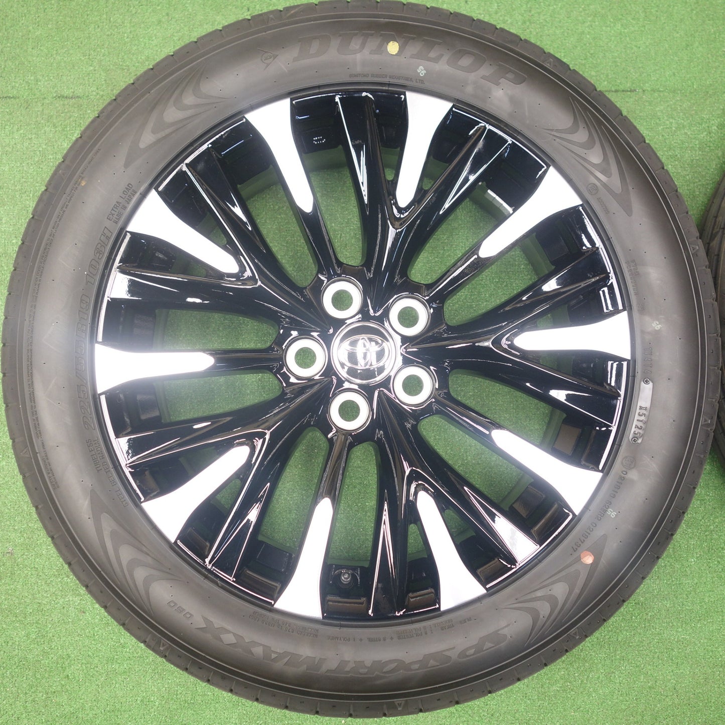 新車外し！25年★トヨタ 40系 アルファード ヴェルファイア エグゼクティブ 純正 225/55R19 ダンロップ SPスポーツマックス 060 19インチ PCD120/5H★6031101KTノ