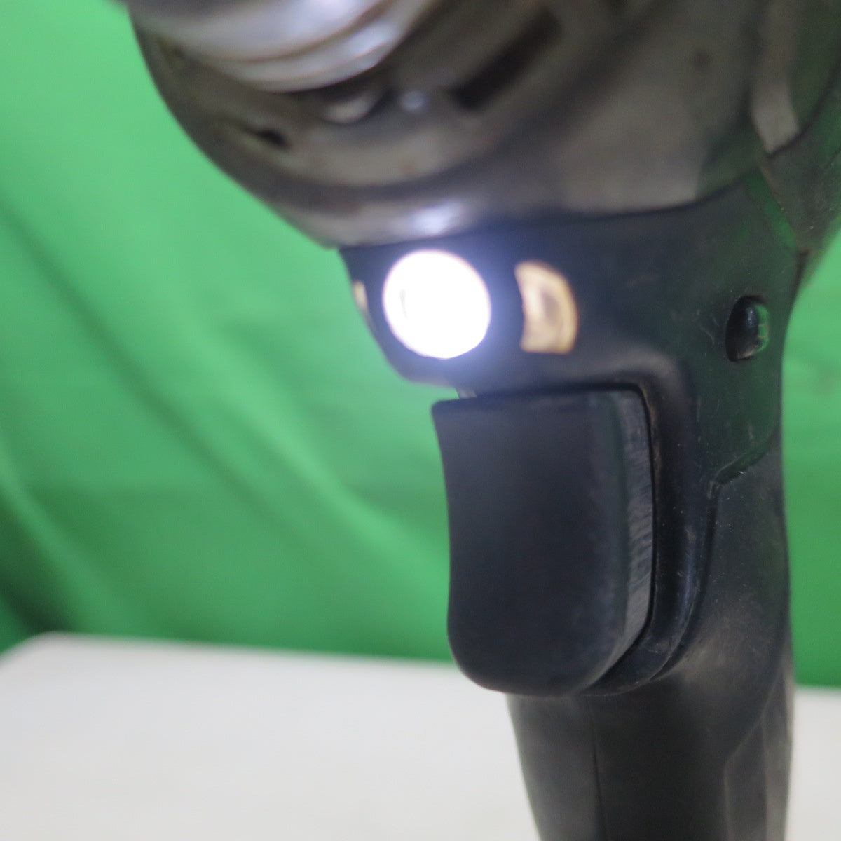[送料無料] ☆マキタ 充電式 インパクトドライバ TD136D 電動 工具 14.4V BL1440 充電器 DC18RF makita☆