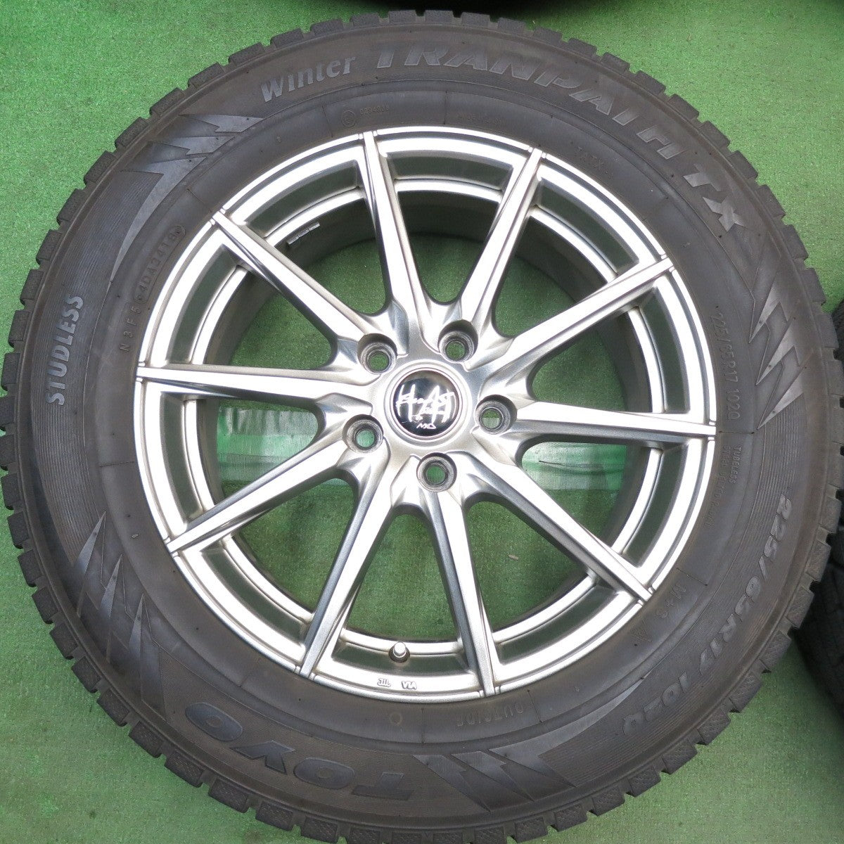 バリ溝！キレイ！9分◎スタッドレス 225/65R17 トーヨー ウインター トランパス TX Euro-S Stream MiD ユーロS 17インチ PCD114.3/5H◎6100401HAス
