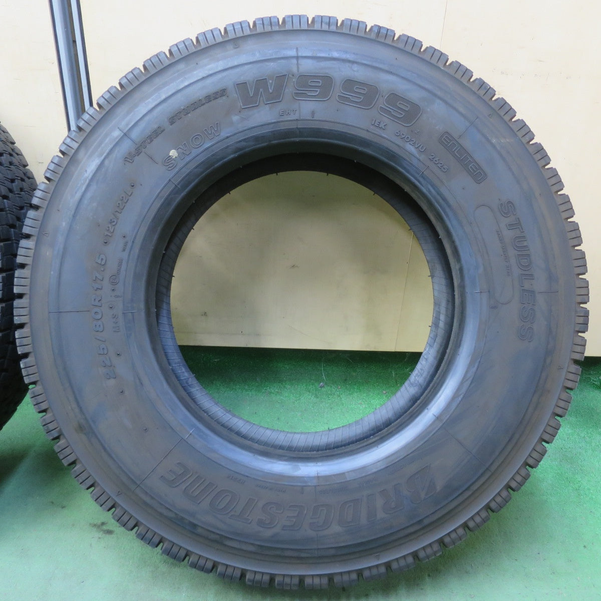 超バリ溝！25年！9.5分以上！2本★トラック タイヤ 225/80R17.5 123/122L スタッドレス ブリヂストン W999 17.5インチ★6073002イスタ