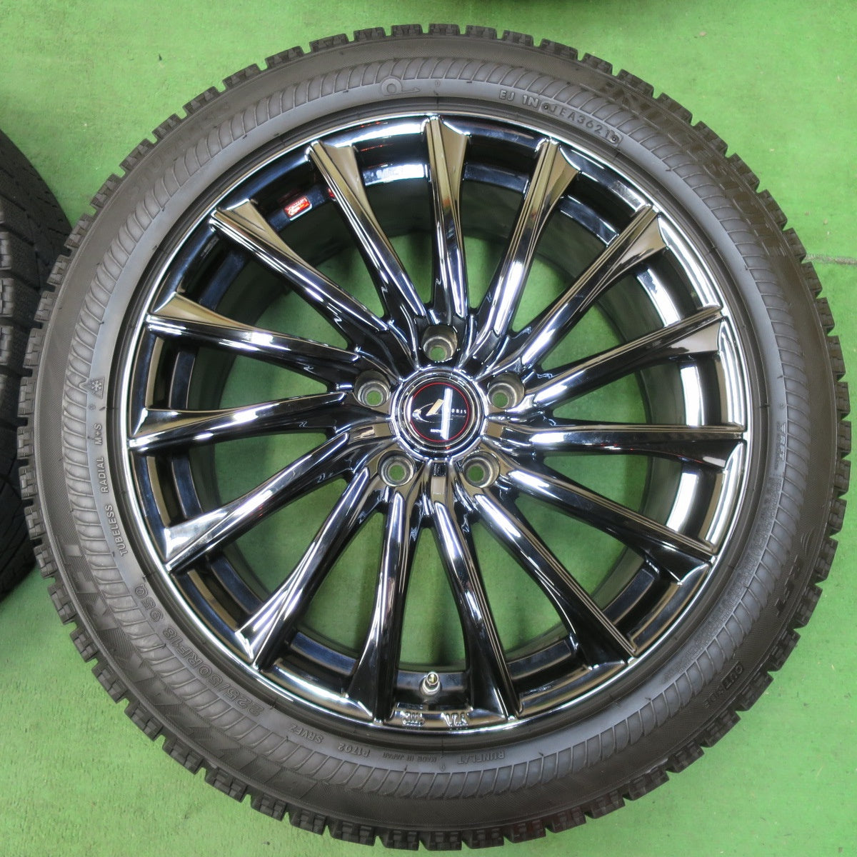 [送料無料] バリ溝！21年！キレイ！8.5分★LEONIS CH 225/50R18 スタッドレス ブリヂストン ブリザック RFT レオニス 18インチ PCD114.3/5H★5010707イス