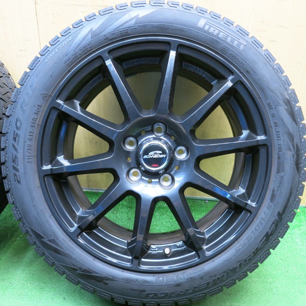 バリ溝！キレイ！9.5分以上◎スタッドレス 215/50R17 ピレリ アイスアシンメトリコ SCHNEIDER MiD シュナイダー 17インチ PCD114.3/5H◎6091204HAス