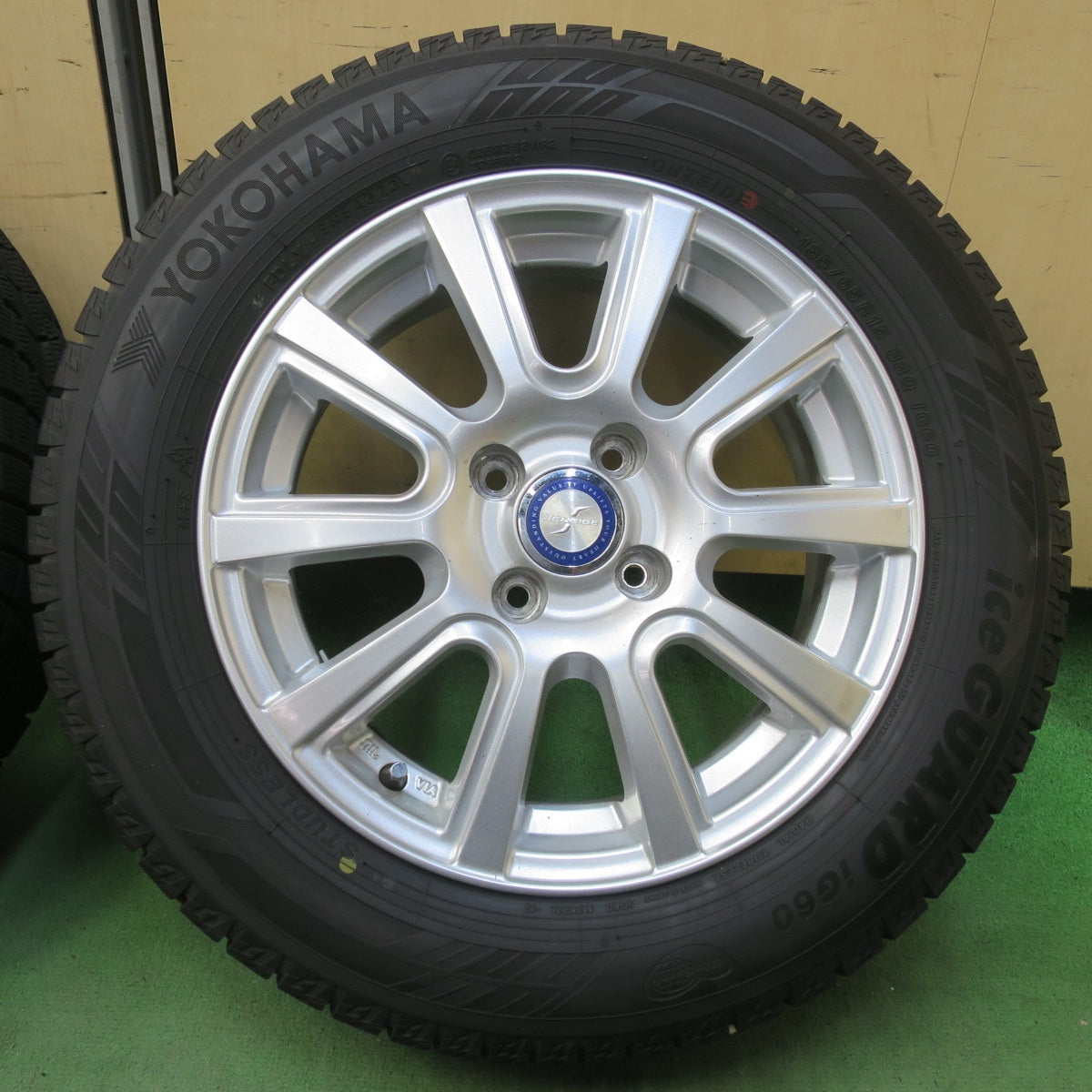 バリ溝！23年！キレイ！9分★スタッドレス 185/65R15 ヨコハマ アイスガード iG60 JENEIGE 社外 アルミ 15インチ PCD100/4H★6041402イス