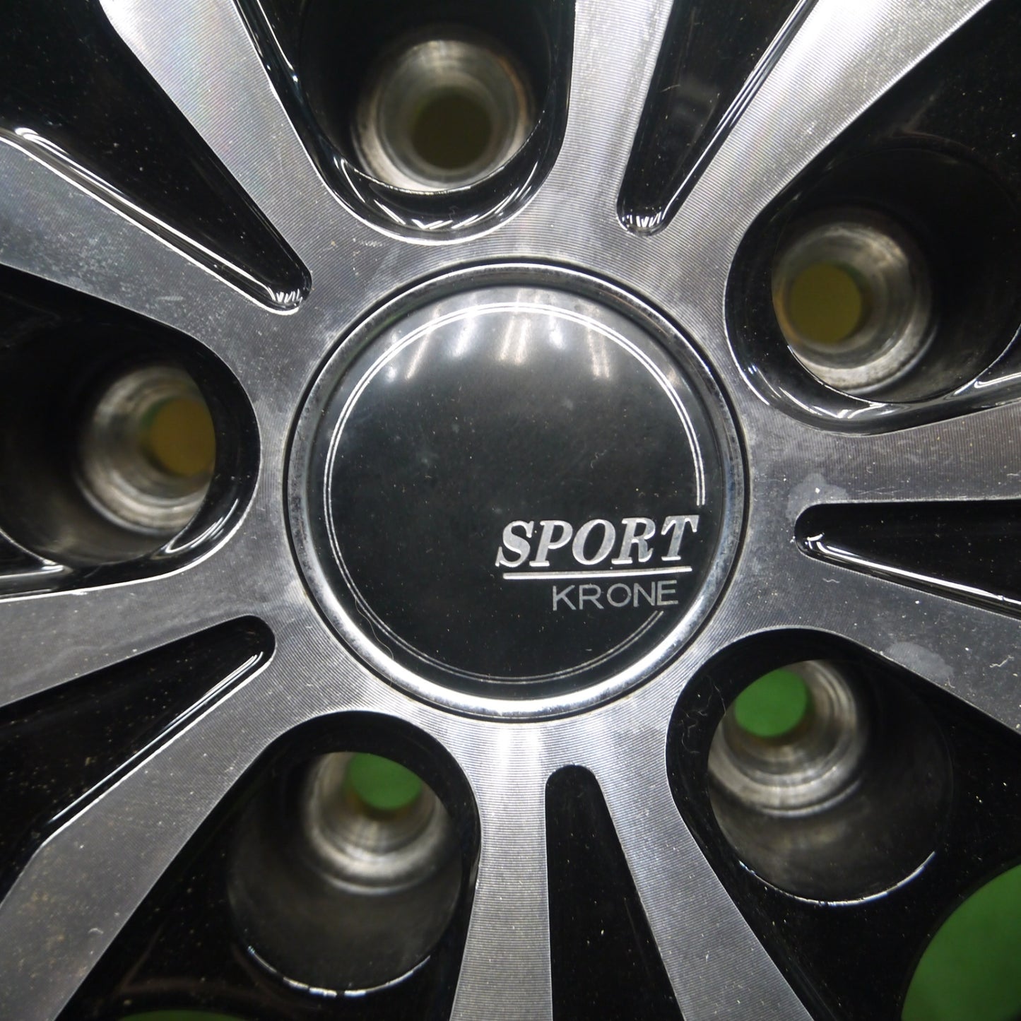 *送料無料* 超バリ溝！23年！9.5分以上★スタッドレス 235/60R18 トーヨー ウインター トランパス TX SPORT KRONE 18インチ PCD114.3/5H★4032512Hス