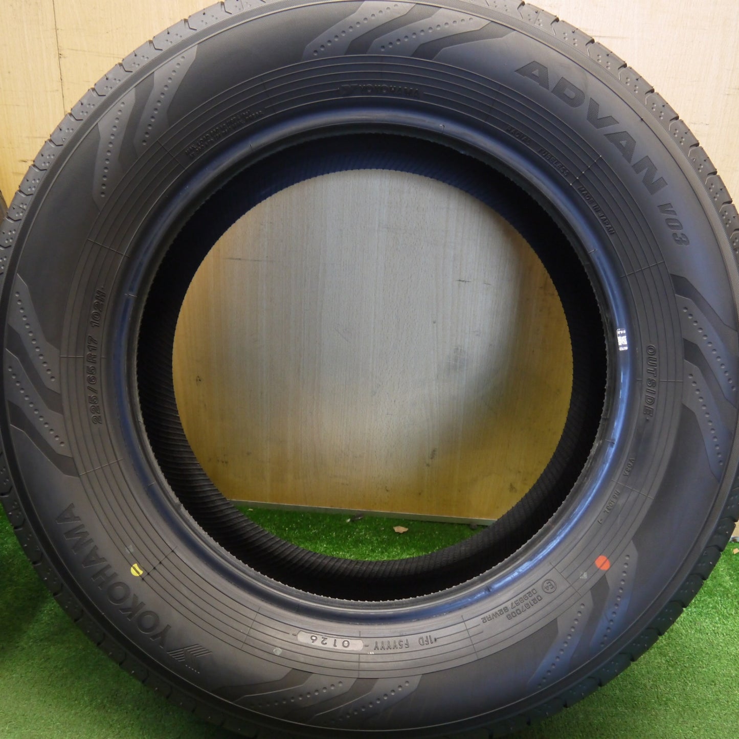 新車外し！26年★225/65R17 ヨコハマ アドバン V03 タイヤ 17インチ 40系 アルファード RAV4 ハリアー CX-5 等★6061003Hノタ