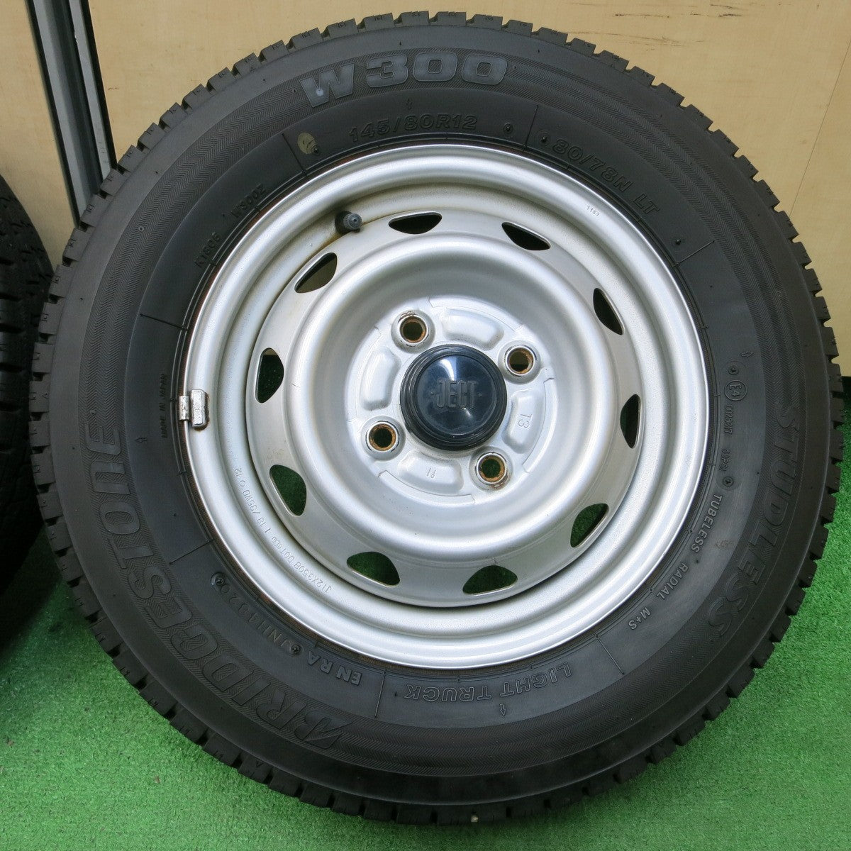 *送料無料* キレイ！20年★スタッドレス 145/80R12 ブリヂストン W300 ・JECT・ スチール ホイール 12インチ PCD100/4H★4042917イス