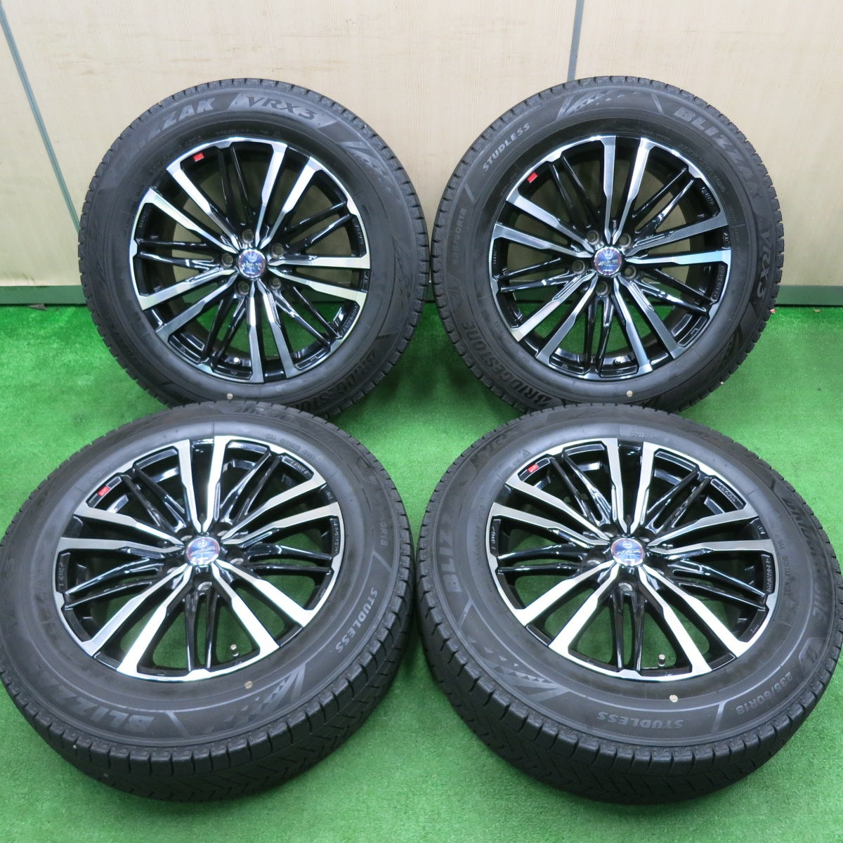 [送料無料] バリ溝！22年！キレイ！9.5分★スタッドレス 235/60R18 ブリヂストン ブリザック VRX3 SMACK ENKEI AME スマック エンケイ 18インチ PCD114.3/5H★4111306TNス