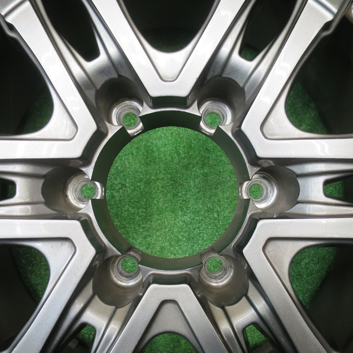 バリ溝！22年！キレイ！9.5分★スタッドレス 265/65R17 ヨコハマ アイスガード G075 MAD CROSS WOLF マッドクロス ウルフ 17インチ PCD139.7/6H★5101701NJス