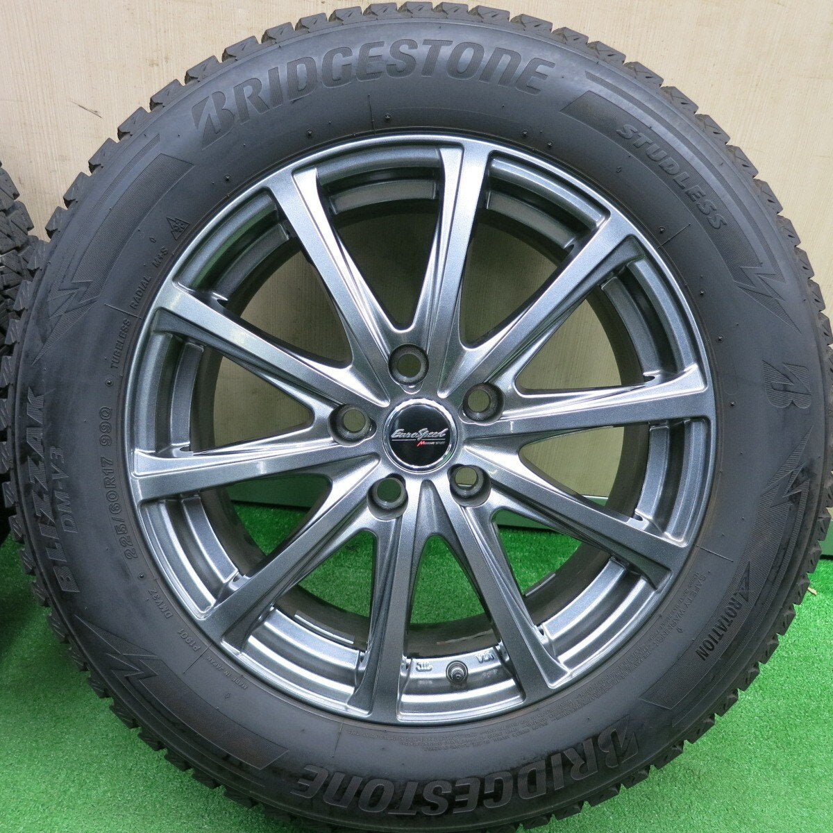 バリ溝！21年！キレイ！9.5分★スタッドレス 225/60R17 ブリヂストン ブリザック DM-V3 EuroSpeed MANARAY SPORT 17インチ PCD114.3/5H★4112906HAス