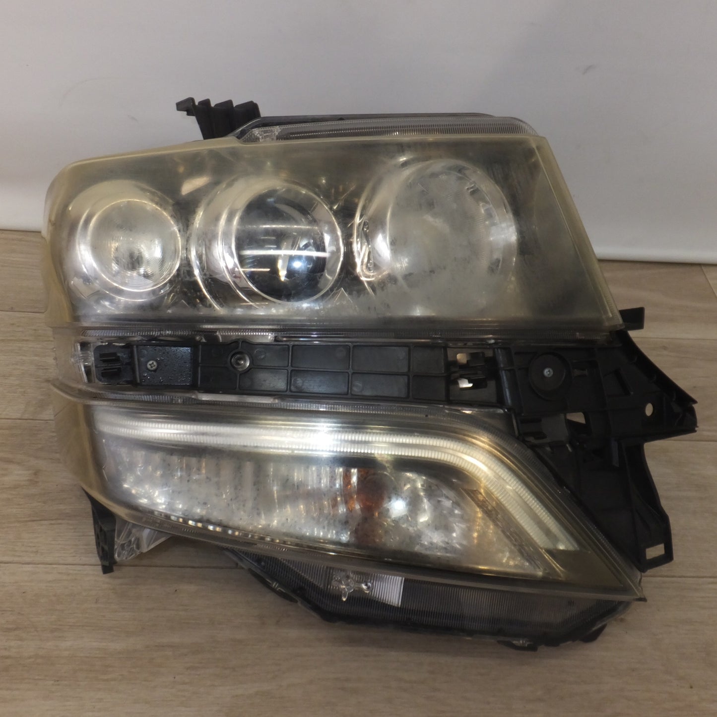 [送料無料] ★ホンダ HONDA 純正 N-BOX カスタム DBA-JF1 ヘッドライト KOITO 100-62038 右(21)★