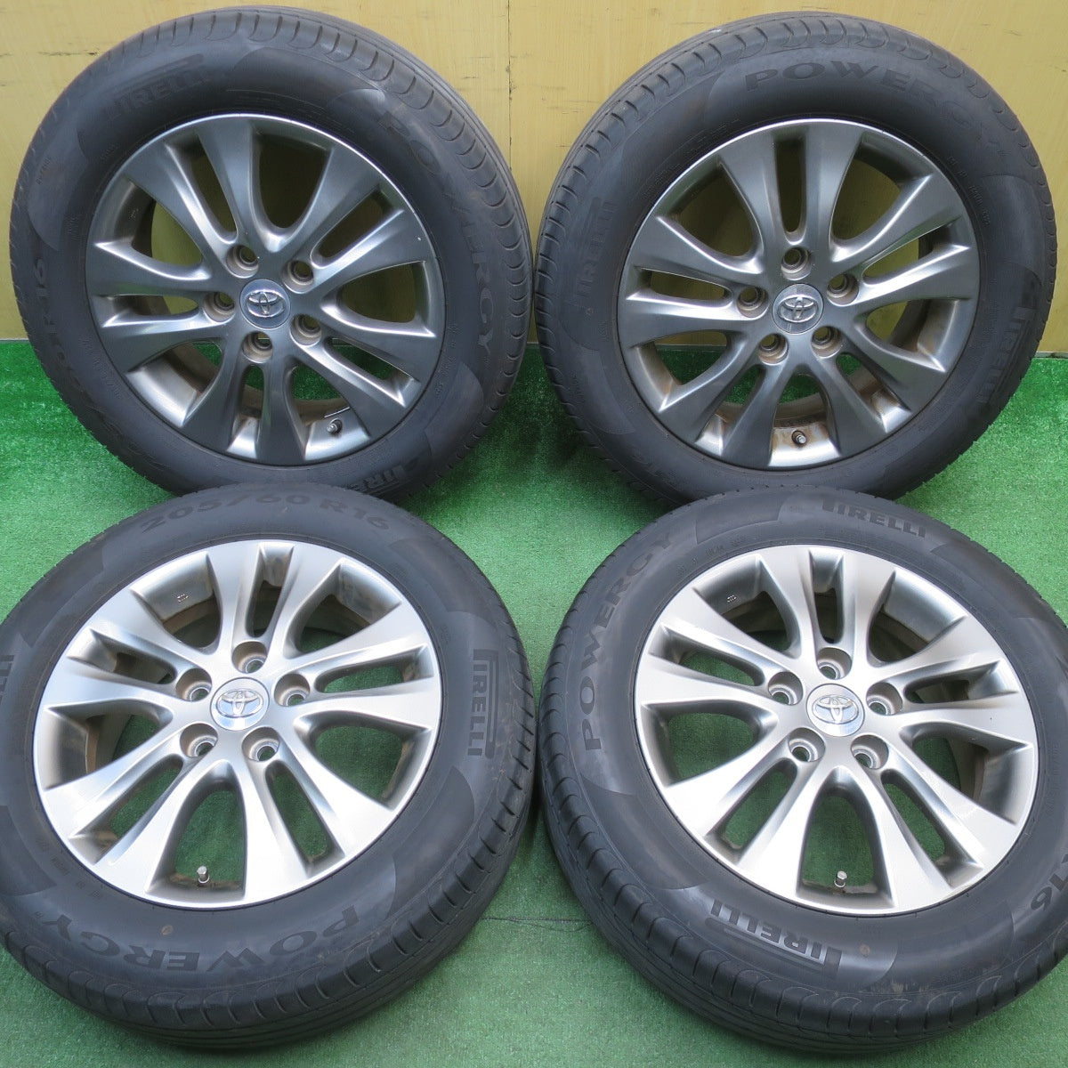 バリ溝！23年！8.5分★トヨタ 70系 後期 ヴォクシー ノア 純正 205/60R16 ピレリ パワジー POWERGY 16インチ PCD114.3/5H★6021105NJノ