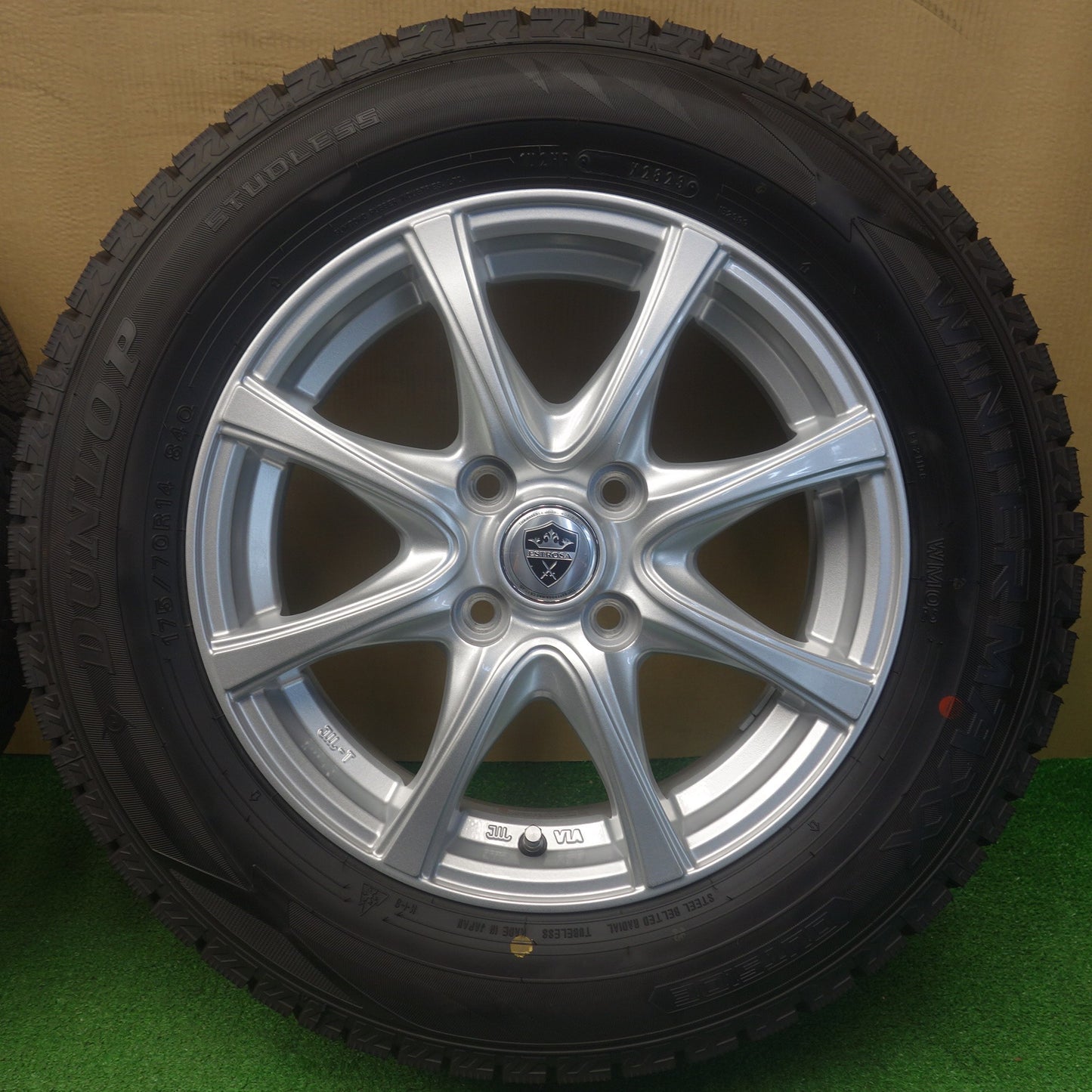 バリ溝！23年！キレイ！ほぼ10分★スタッドレス 175/70R14 ダンロップ ウインターマックス WM02 ESTROSA エステローザ 14インチ PCD100/4H★6040601KTス