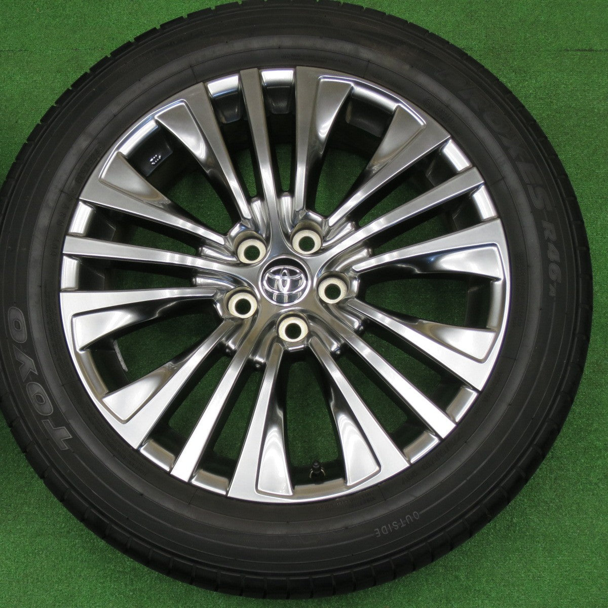バリ溝！24年！9.5分以上★トヨタ 80系 ハリアー Z 純正 225/55R19 トーヨー プロクセス R46A 19インチ PCD114.3/5H★6030804NKノ