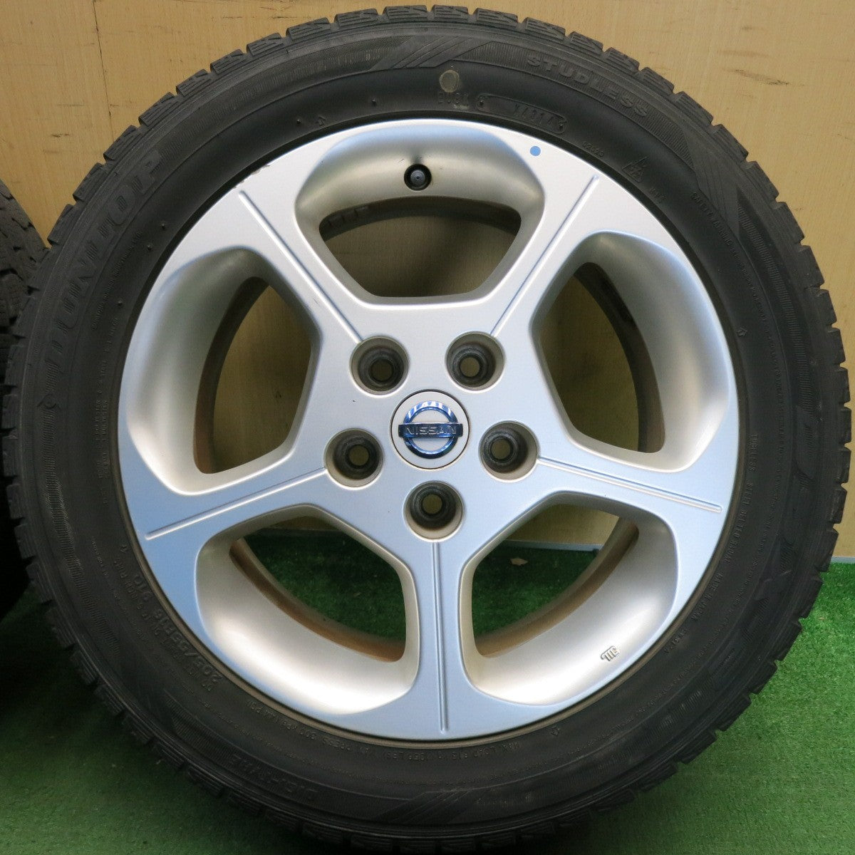 4本価格◎日産 ZE0 リーフ 純正 205/55R16 スタッドレス ダンロップ DSX-2 16インチ PCD114.3/5H◎6070505HAス