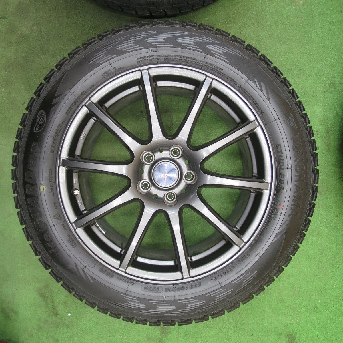 バリ溝！23年！キレイ！9.5分★スタッドレス 235/60R18 ヨコハマ アイスガード G075 VELVA CHARGE ヴェルヴァ チャージ 18インチ PCD114.3/5H★5112208TTス