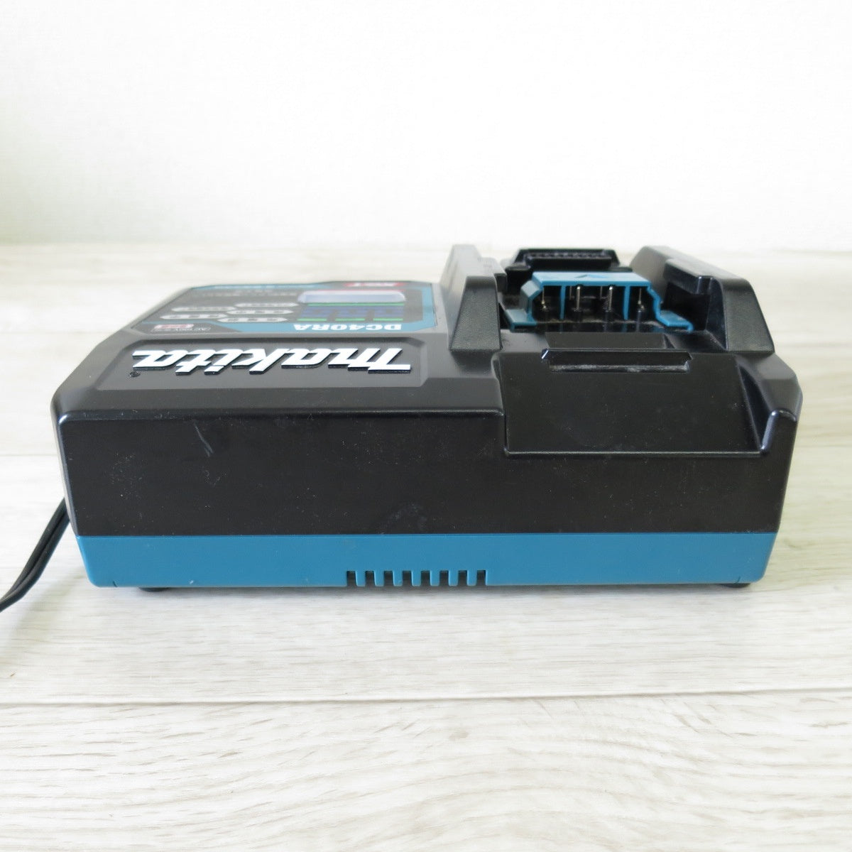 [送料無料] キレイ◇マキタ 急速 充電器 DC40RA 電動 工具 AC100V 専用 40Vmax 用◇