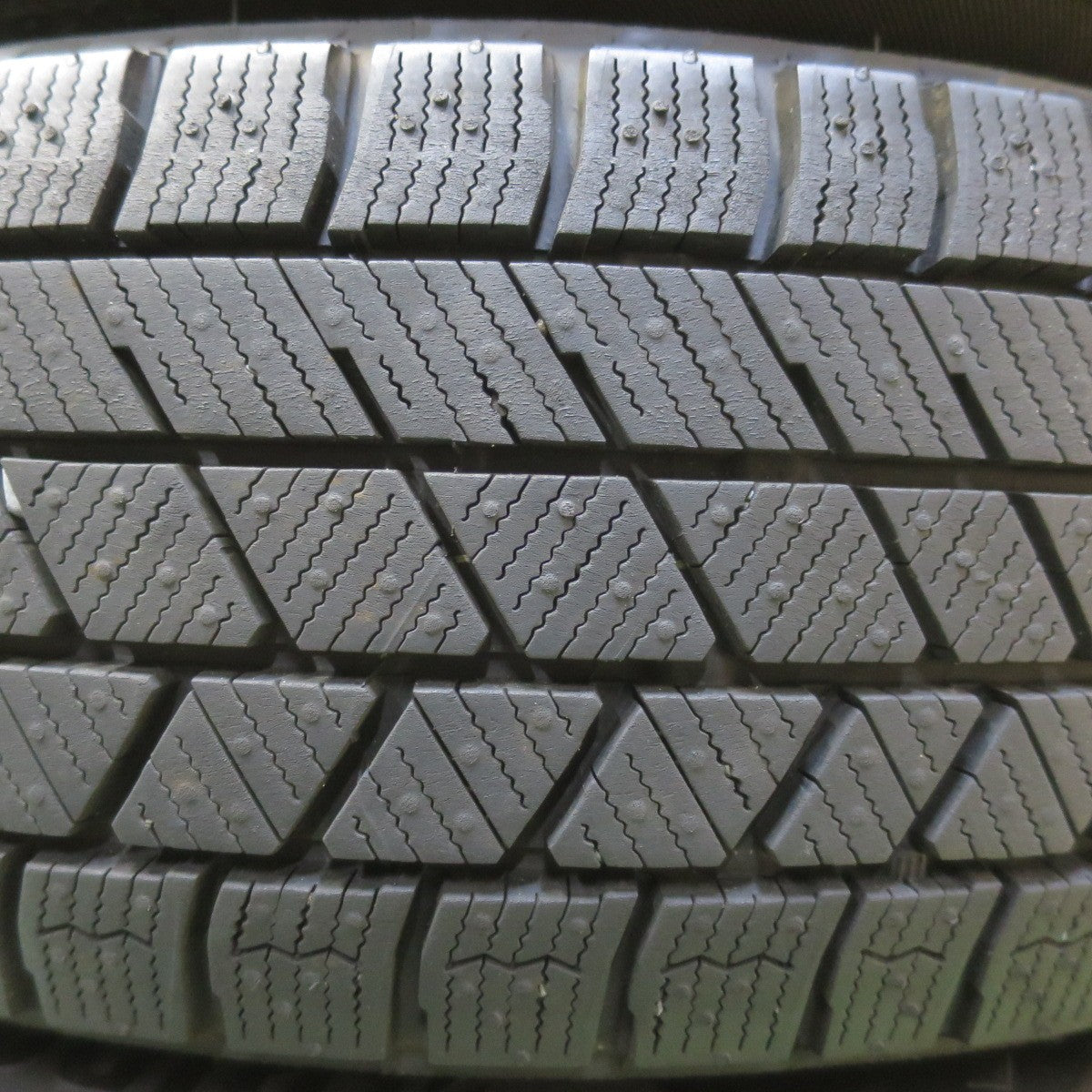 バリ溝！25年！キレイ！ほぼ10分◎スタッドレス 165/70R14 ブリヂストン ブリザック VRX3 ECO FORME エコフォルム 14インチ PCD100/4H◎6092404イス