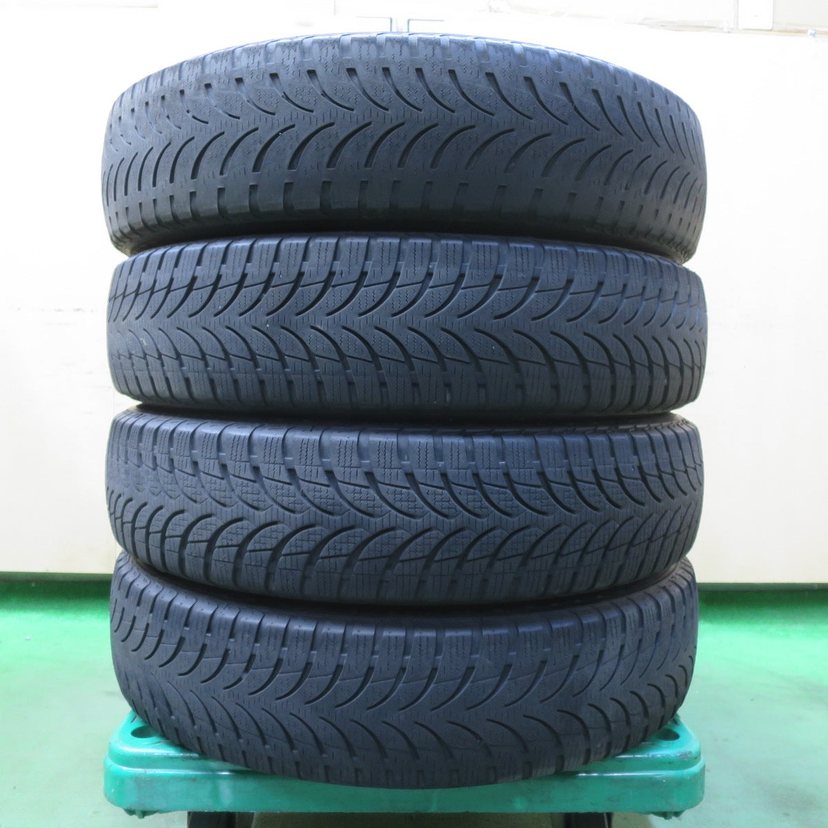 希少 4本価格★BMW i3 等 155/70R19 スタッドレス ブリヂストン ブリザック NV 社外 アルミ 19インチ PCD112/5H★5102703イス