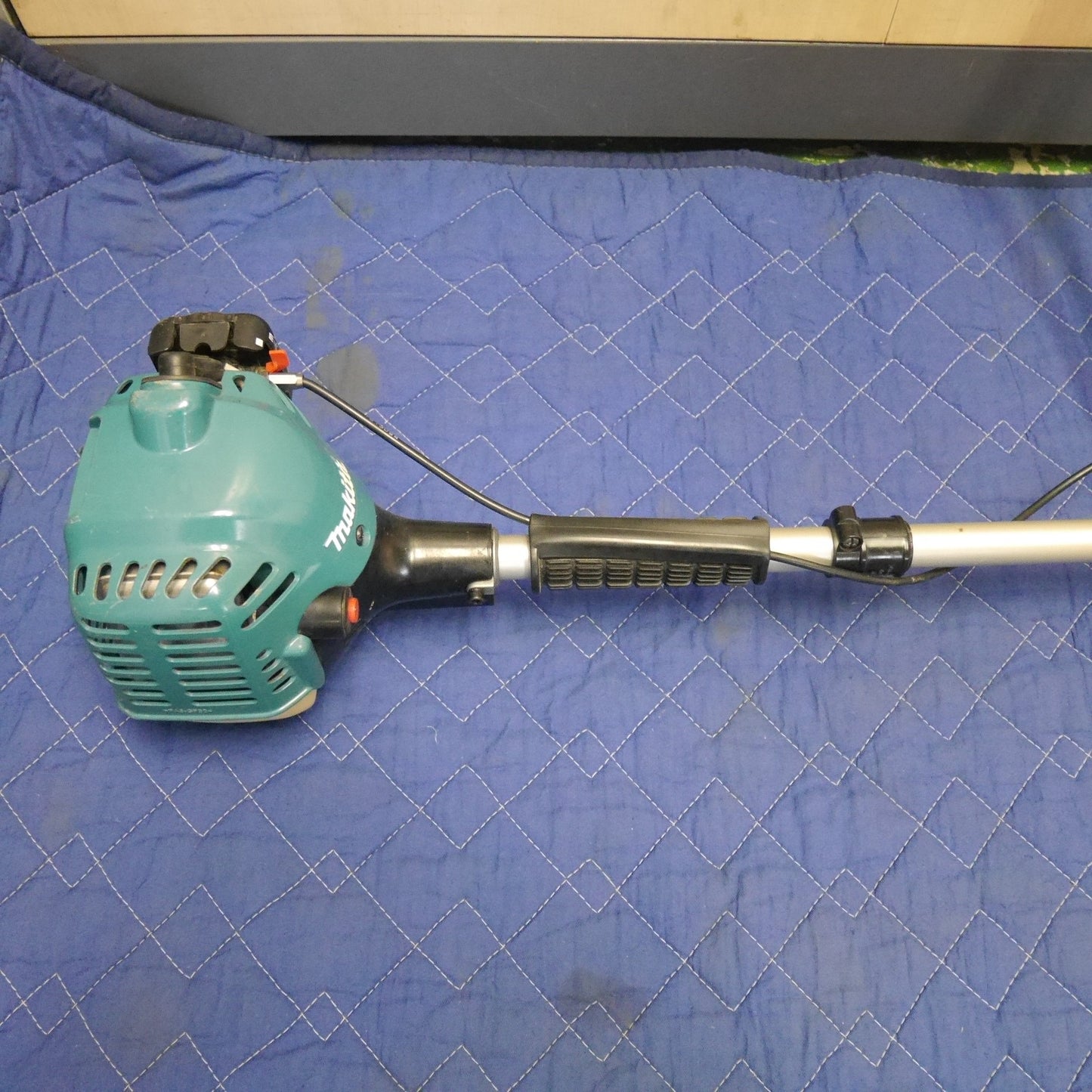 【岐阜発 直接引取限定】☆マキタ エンジン 刈払機 MEM2100U 刈り払い機 makita 草刈機 草刈り機 混合 ガソリン 両手 ハンドル☆