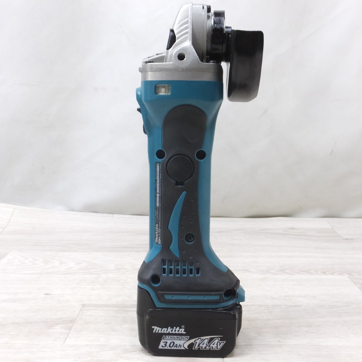 [送料無料] ◆マキタ 充電式 100mm ディスク グラインダ GA400D 14.4v バッテリー 充電器 ケース付き 電動 工具◆
