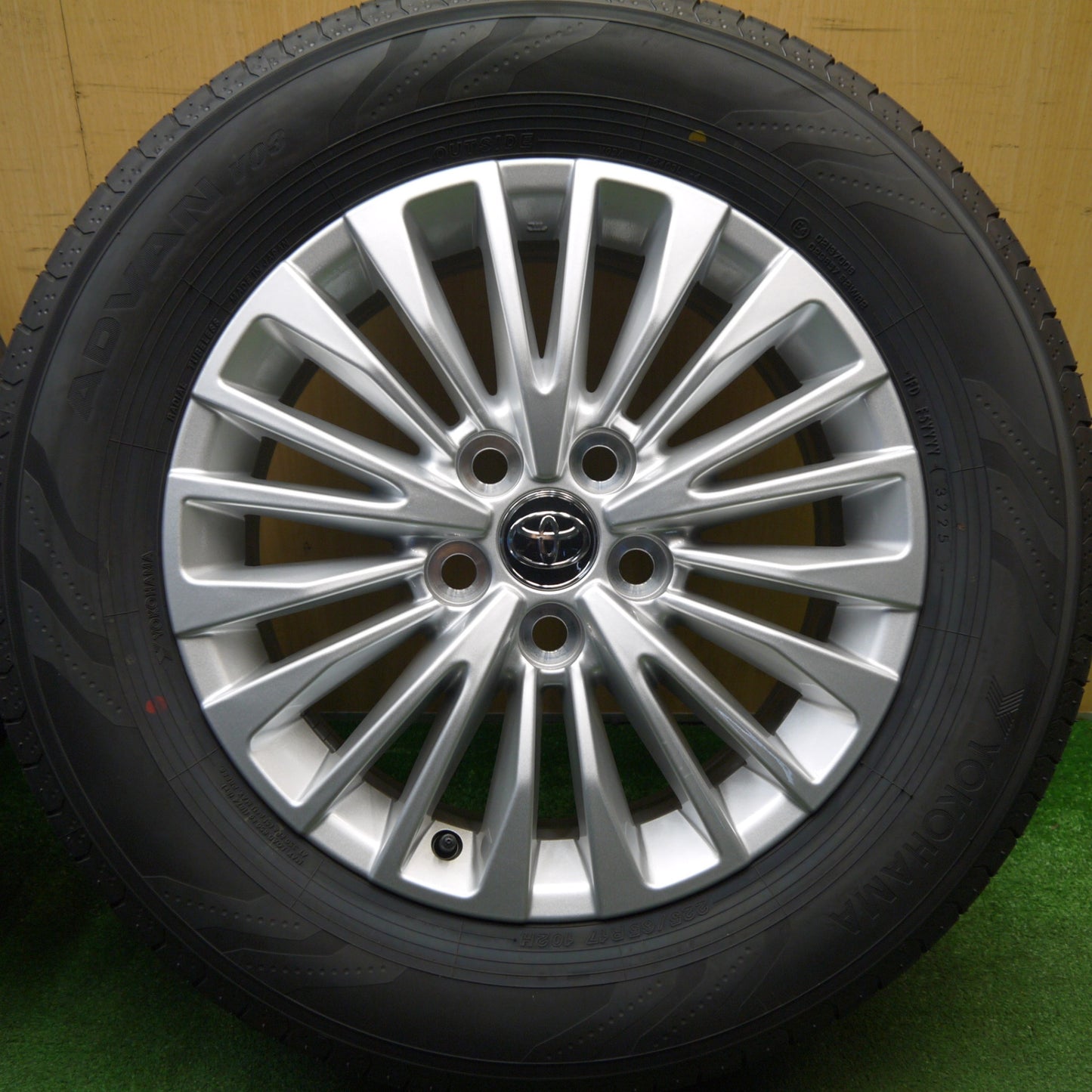 新車外し！25年★トヨタ 40系 アルファード ヴェルファイア Xグレード 純正 225/65R17 ヨコハマ アドバン V03 17インチ PCD120/5H★6020406Hノ