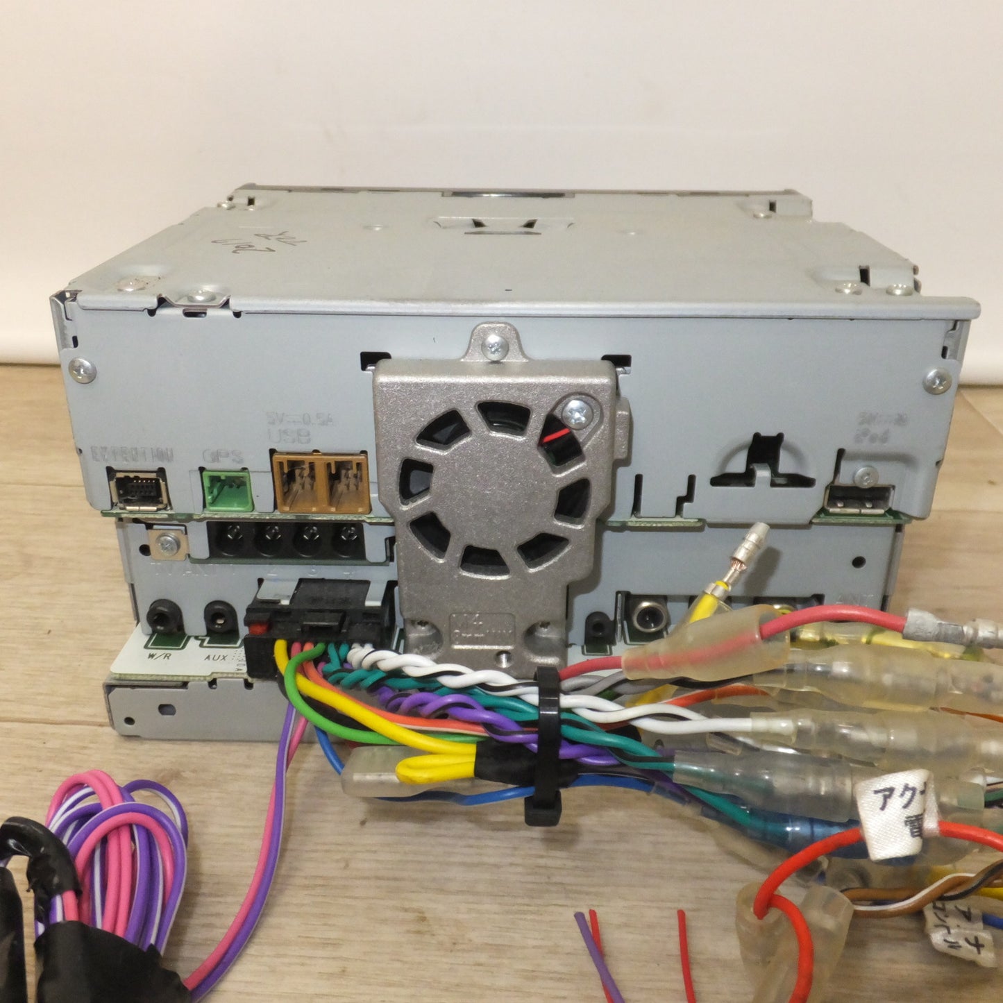 [送料無料] ★カロッツェリア carrozzeria AV一体型メモリーナビゲーション AVIC-RZ901-R[30]★