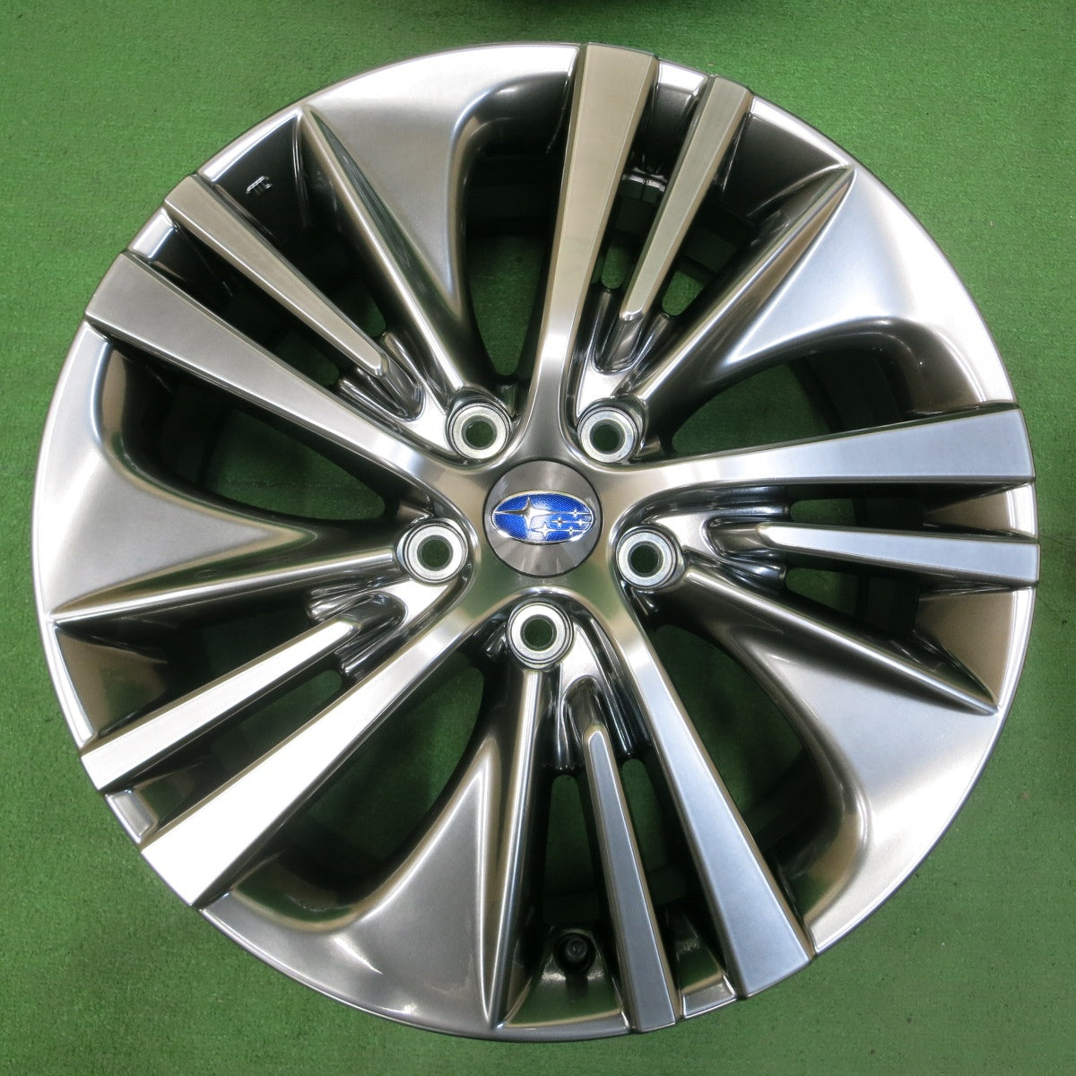 *送料無料* 新車外し★スバル レヴォーグ レイバック VN5 純正 ホイール 18インチ 18×7J PCD114.3/5H★4042508イホ