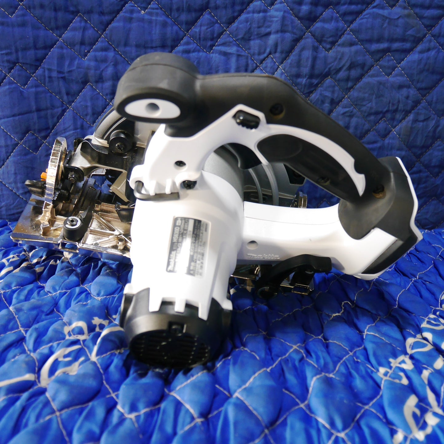 [送料無料] キレイ☆マキタ 165mm 充電式 マルノコ HS630D 電動 工具 切断機 丸のこ 丸ノコ 丸鋸 makita 木工用☆