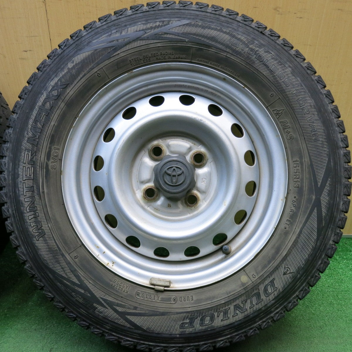 バリ溝！8.5分◎トヨタ プロボックス サクシード 等 純正 スチール 165R13 6PR スタッドレス ダンロップ ウインターマックス SV01 13インチ PCD100/4H◎6073008HAス