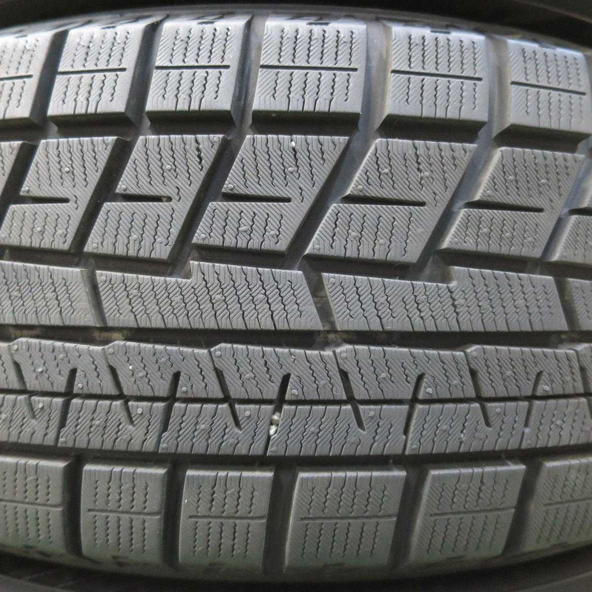 バリ溝！22年！キレイ！ほぼ10分★スタッドレス 215/65R16 ヨコハマ アイスガード iG60 QRASIZ KOSEI クレイシズ 16インチ PCD114.3/5H★6040712イス