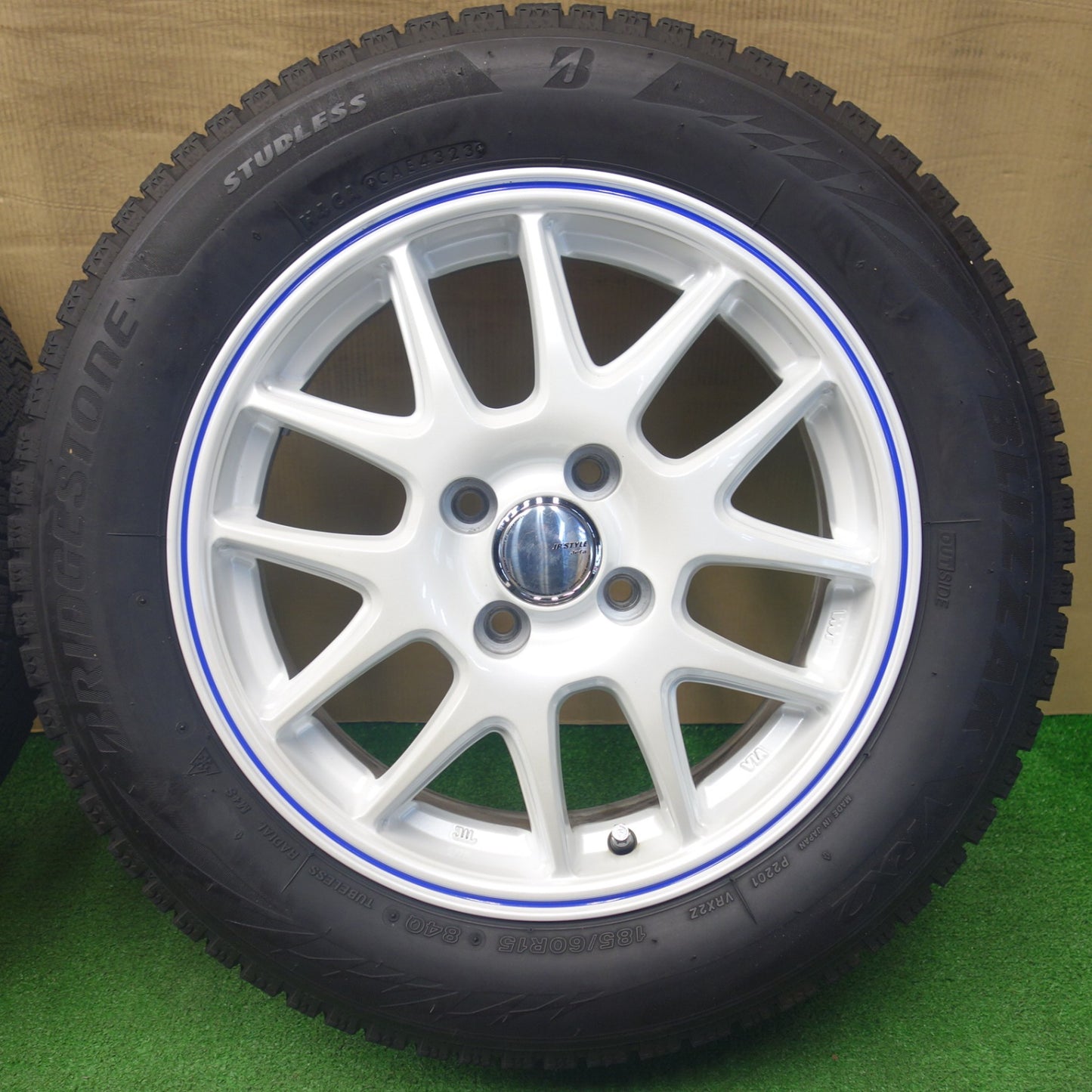 バリ溝！23年！キレイ！8.5分★スタッドレス 185/60R15 ブリヂストン ブリザック VRX2 JP STYLE Jefa 15インチ PCD100/4H★6031302KTス