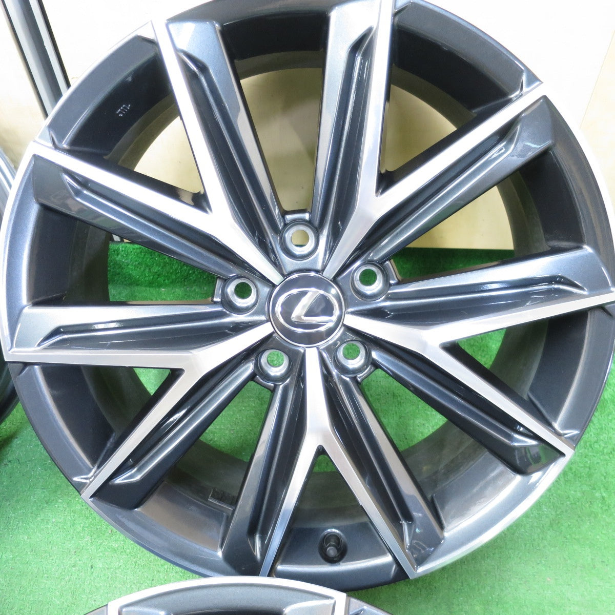 *送料無料* 新車外し★レクサス LBX Relax リラックス 純正 ダークプレミアムメタリック ホイール 18インチ 18×7J PCD114.3/5H★4042203KMホ