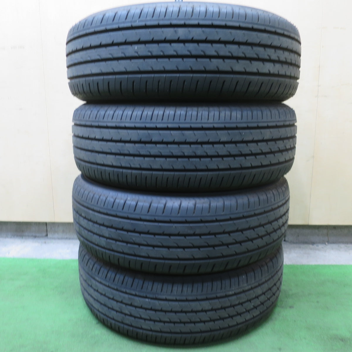 超バリ溝！24年！ほぼ10分★225/60R18 ヨコハマ アドバン V03 タイヤ 18インチ 40系 アルファード ヴェルファイア レクサスNX ハリアー RAV4 等★6022303NGノタ