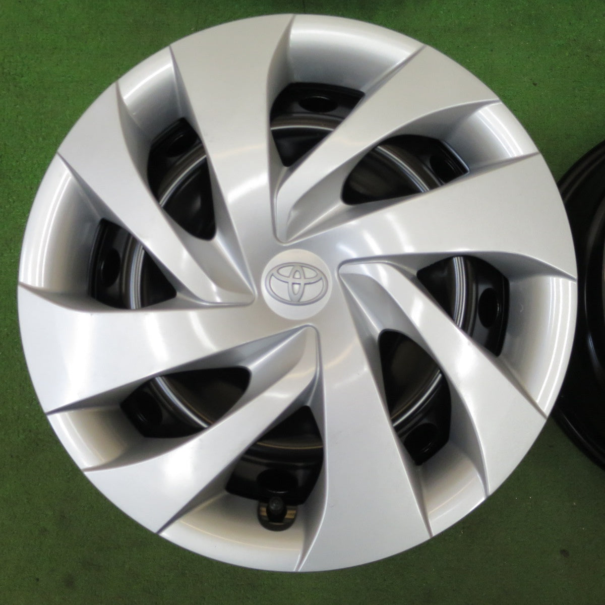 新車外し★トヨタ ヤリス 純正 スチール ホイール 14インチ 14×5.5J PCD100/4H★6060102NGホ