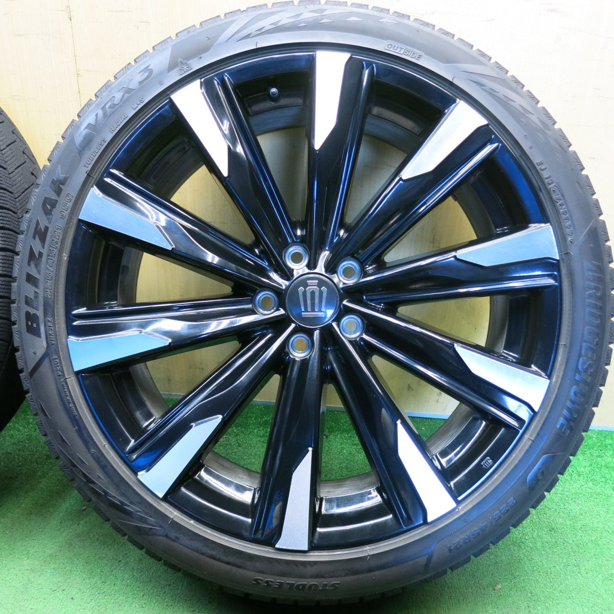 バリ溝！22年！キレイ！9.5分◎トヨタ クラウン クロスオーバー RS 純正 225/45R21 スタッドレス ブリヂストン ブリザック VRX3 21インチ PCD114.3/5H◎6070908HAス