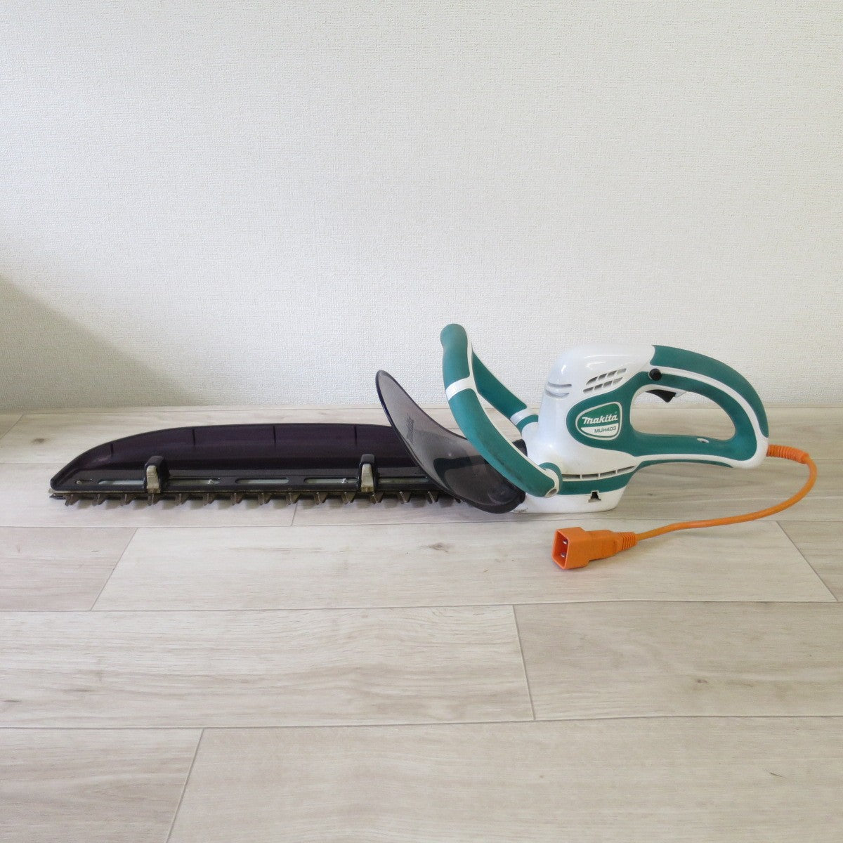 [送料無料] ◇マキタ 400mm 生垣 バリカン MUH403 ヘッジトリマー 剪定 園芸 造園 庭 仕事 等 makita◇