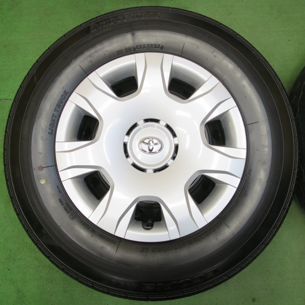 [送料無料] 新車外し！22年★トヨタ 200系 ハイエース 純正 スチール 195/80R15 107/105N ブリヂストン エコピア RD613 15インチ PCD139.7/6H★5032904イノ