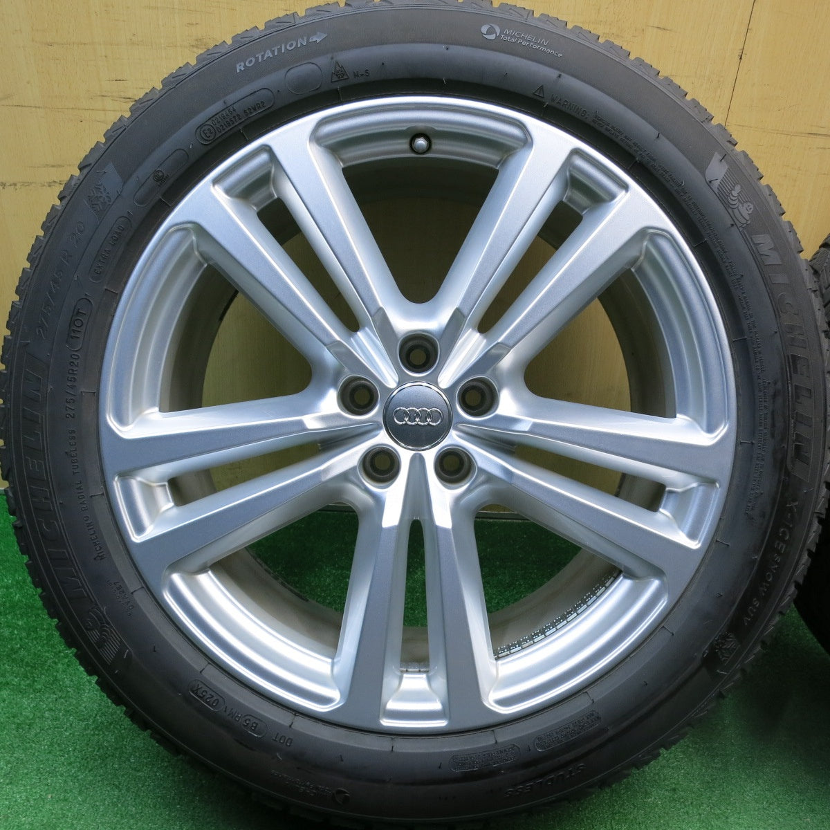 バリ溝！キレイ！8.5分★アウディ Q7 純正 275/45R20 スタッドレス ミシュラン X-ICE SNOW SUV 20インチ PCD112/5H★5122111HAス