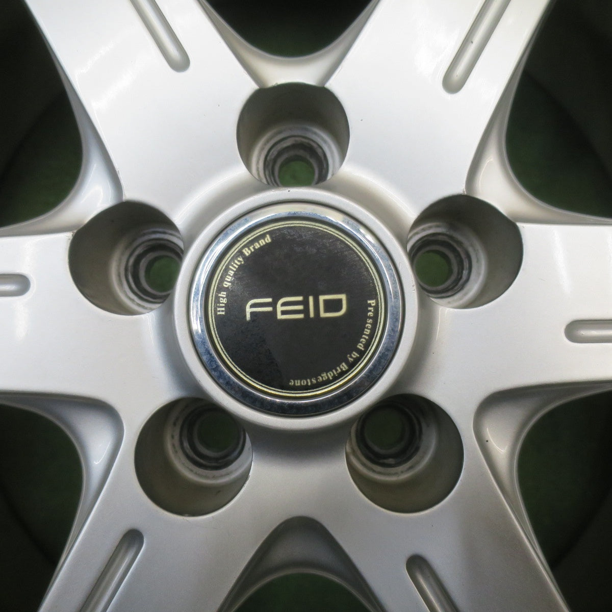 バリ溝！キレイ！9.5分以上★ラクティス 等 185/60R16 スタッドレス ヨコハマ アイスガード iG70 FEID フェイド 16インチ PCD100/5H★6032502NJス