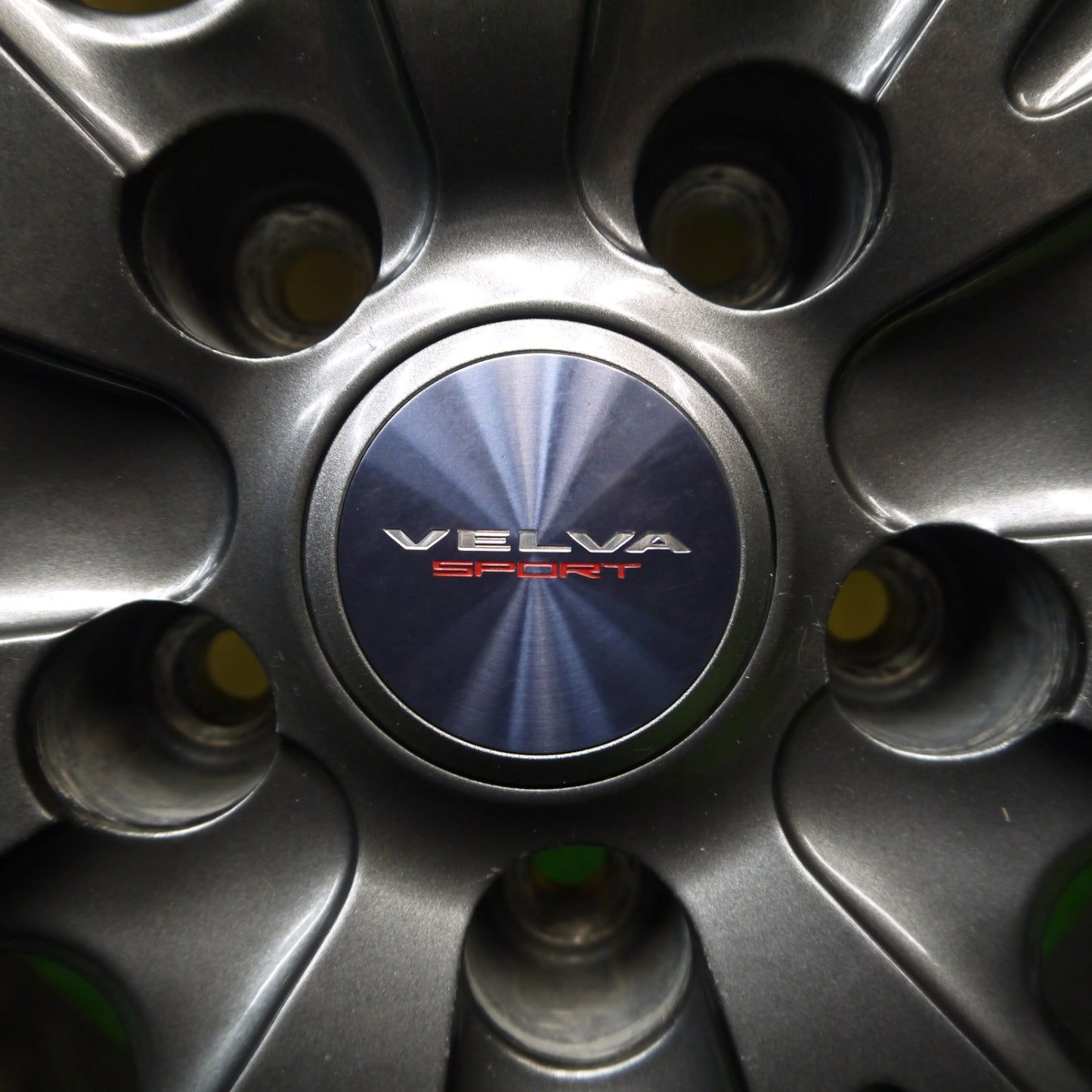 キレイ★スタッドレス 205/65R16 グッドイヤー アイスナビ6 VELVA SPORT ヴェルヴァ スポーツ 16インチ PCD114.3/5H★5112103Hス