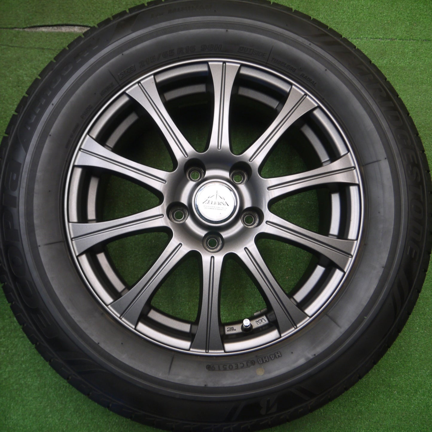 [送料無料] バリ溝！8.5分★215/65R16 ブリヂストン エコピア NH100RV ZELERNA ゼラーナ 16インチ PCD114.3/5H★5012405Hノ