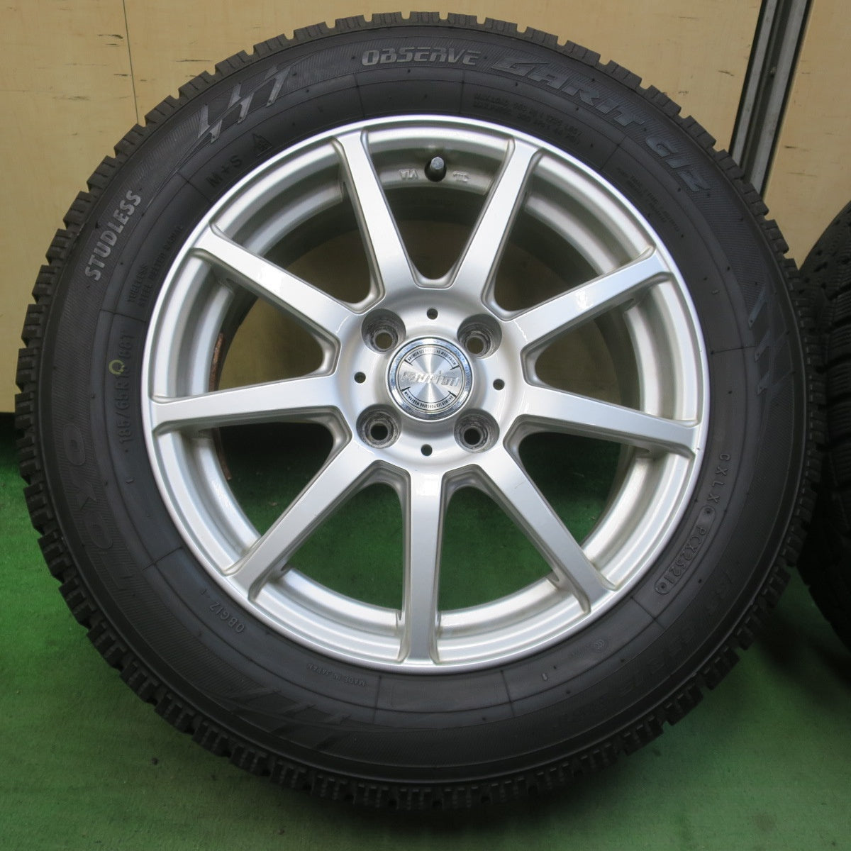 バリ溝！9分★スタッドレス 185/65R15 トーヨー オブザーブ ガリット GIZ ravrion ラブリオン 15インチ PCD100/4H★6033101イス