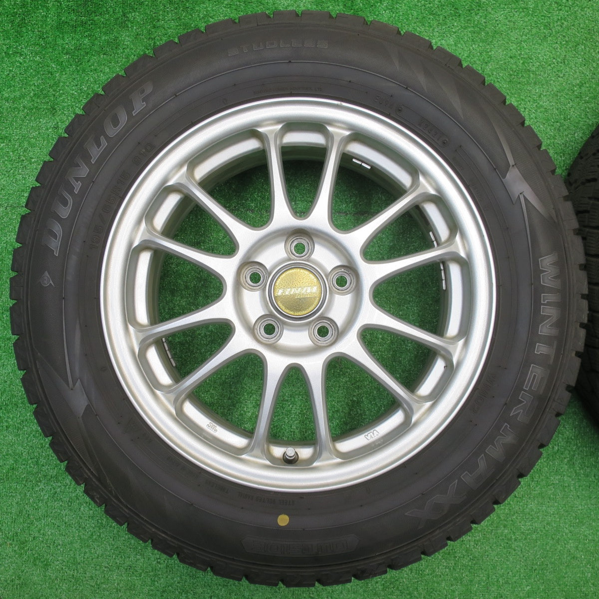 バリ溝！21年！キレイ！9.5分★プリウス 等 195/65R15 スタッドレス ダンロップ ウインターマックス WM02 FINAL MIND ファイナルマインド 15インチ PCD100/5H★5101405NJス