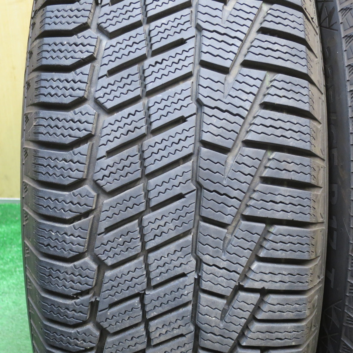バリ溝！23年！キレイ！9.5分★スタッドレス 225/65R17 コンチネンタル ノースコンタクト NC6 X CROSS SPEED PREMIUM クロススピード プレミアム 17インチ PCD114.3/5H★6051909NJス