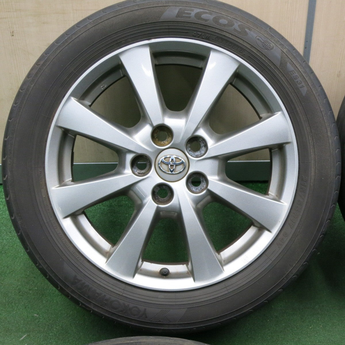 *送料無料* 4本価格★トヨタ アベンシス 純正 215/55R17 ヨコハマ エコス ES31 17インチ PCD114.3/5H★4041709TNノ