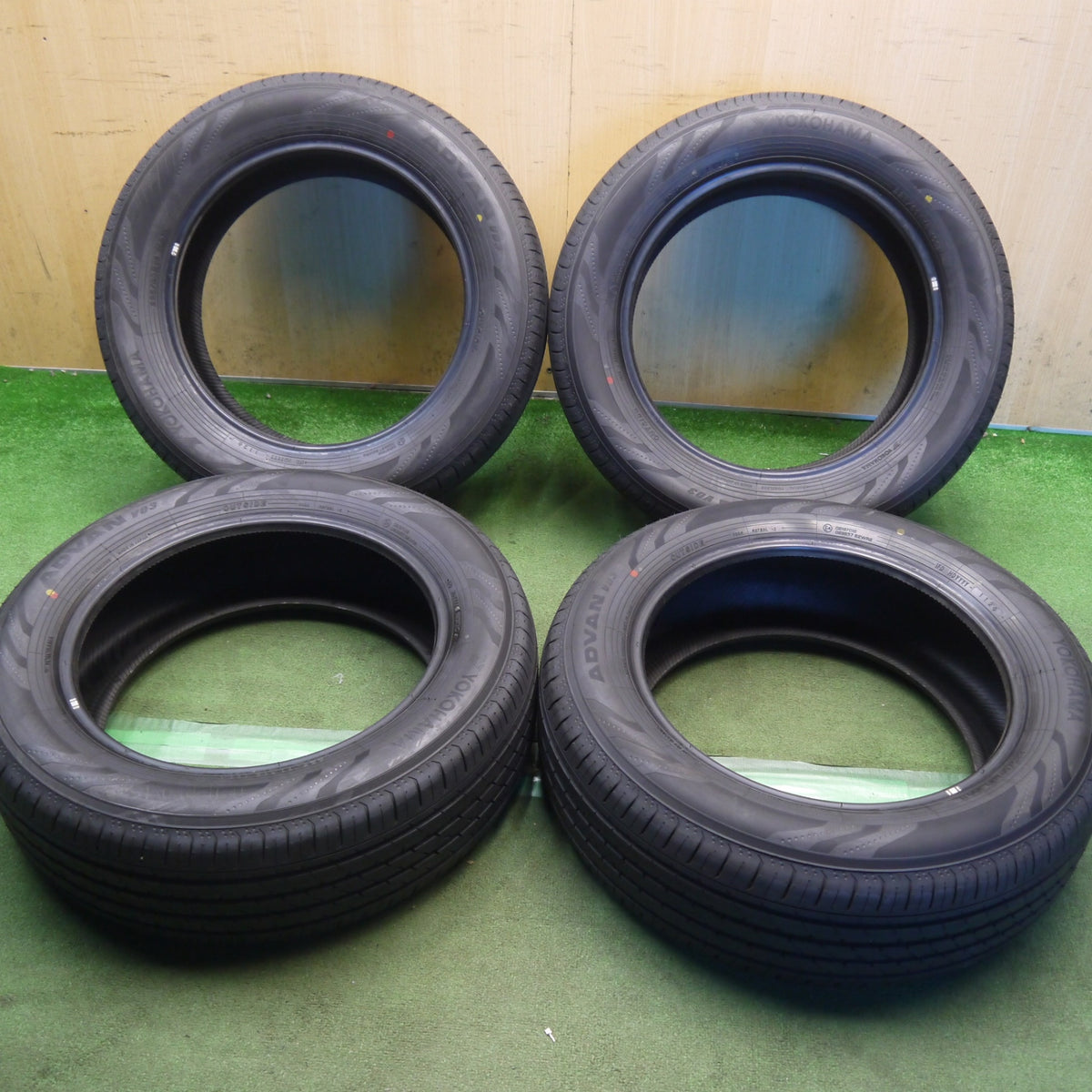 新車外し！26年◎225/60R18 ヨコハマ アドバン V03 タイヤ 18インチ 40系 アルファード ヴェルファイア ハリアー RAV4 レクサス NX 等◎6100707Hノタ